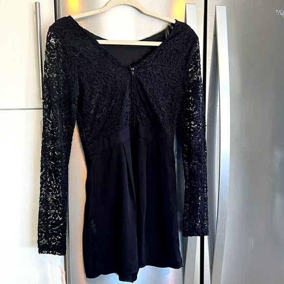 New with tags! Adorable shorts romper with lace long sleeve! - Picture 1 of 4